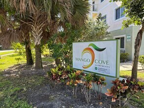 1553 Florida Mango Rd in West Palm Beach, FL - Building Photo - Building Photo