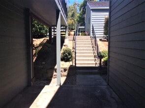 8150 Mountain View Dr in Pleasanton, CA - Building Photo - Building Photo