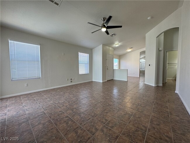 8148 W Gilmore Ave, Unit 1-1205 in Las Vegas, NV - Building Photo - Building Photo