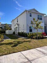 317 SE Crossoak Ln in Port St. Lucie, FL - Building Photo