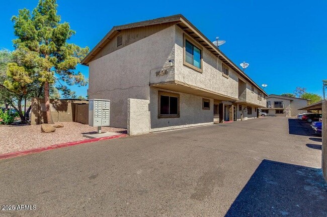 property at 1620 E Cambridge Ave