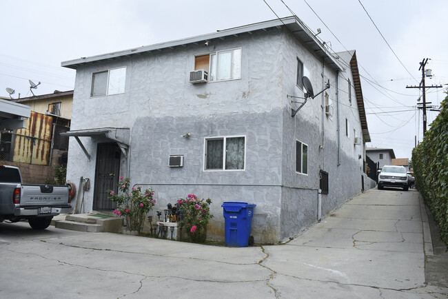 945 N Townsend Ave in Los Angeles, CA - Building Photo - Building Photo