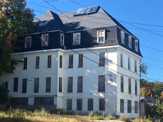 67 Elm St in Somersworth, NH - Foto de edificio