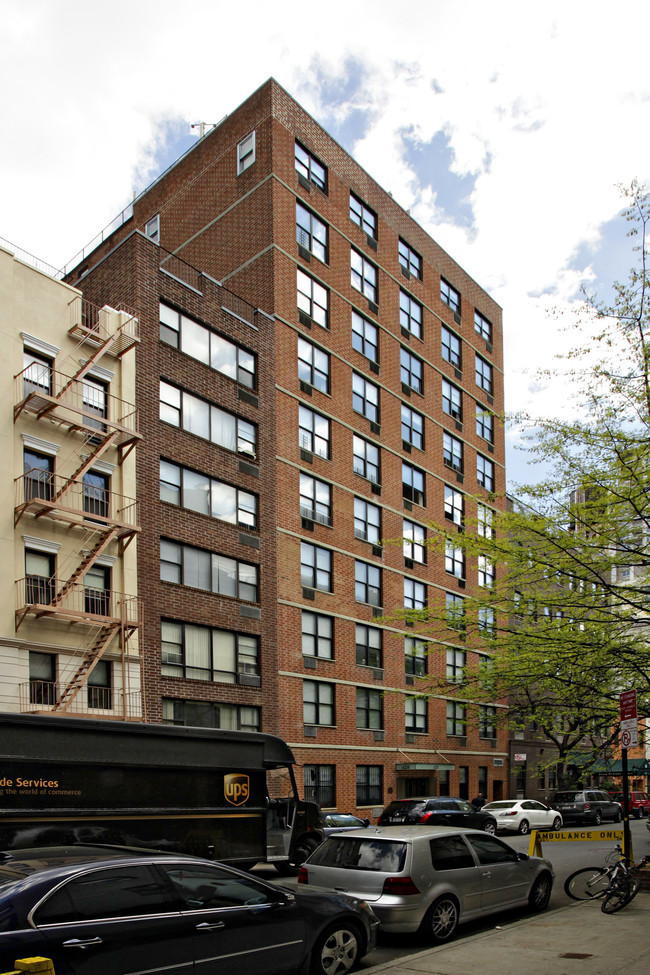 423-425 E 76th St in New York, NY - Foto de edificio - Building Photo