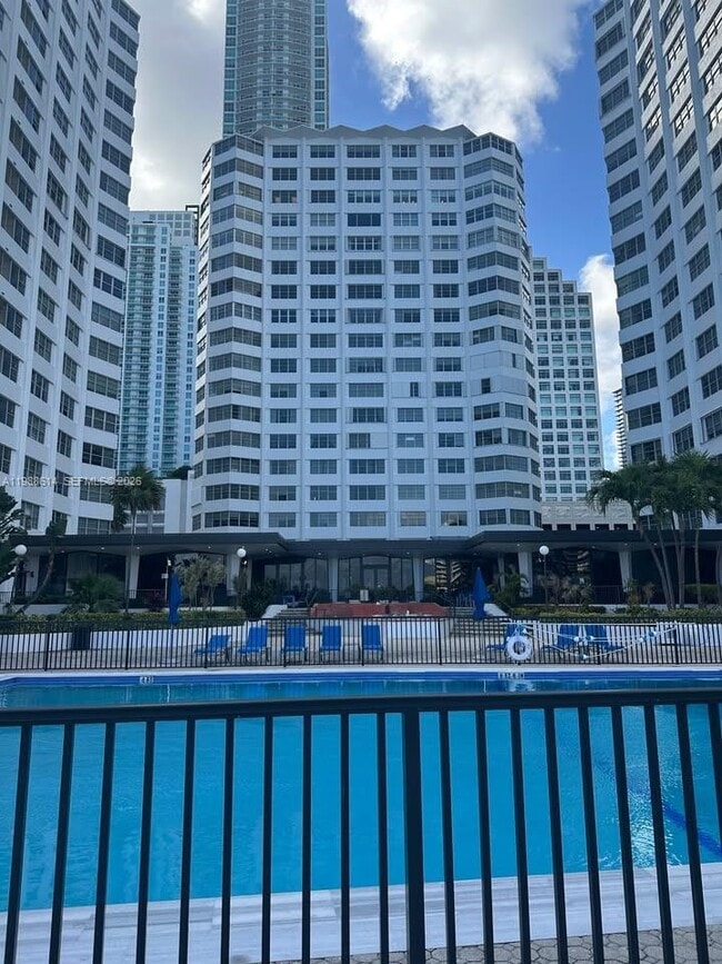 property at 825 Brickell Bay Dr