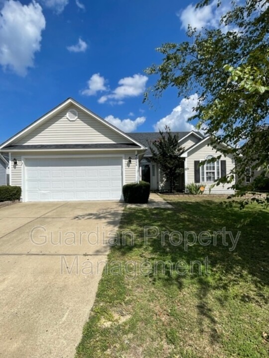 4011 Red Oak Dr in Fayetteville, NC - Building Photo