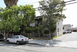 Darby Laman Apartments in Reseda, CA - Building Photo
