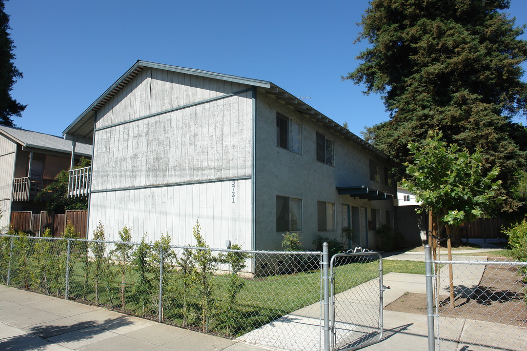 5721 Almaden Rd in San Jose, CA - Building Photo