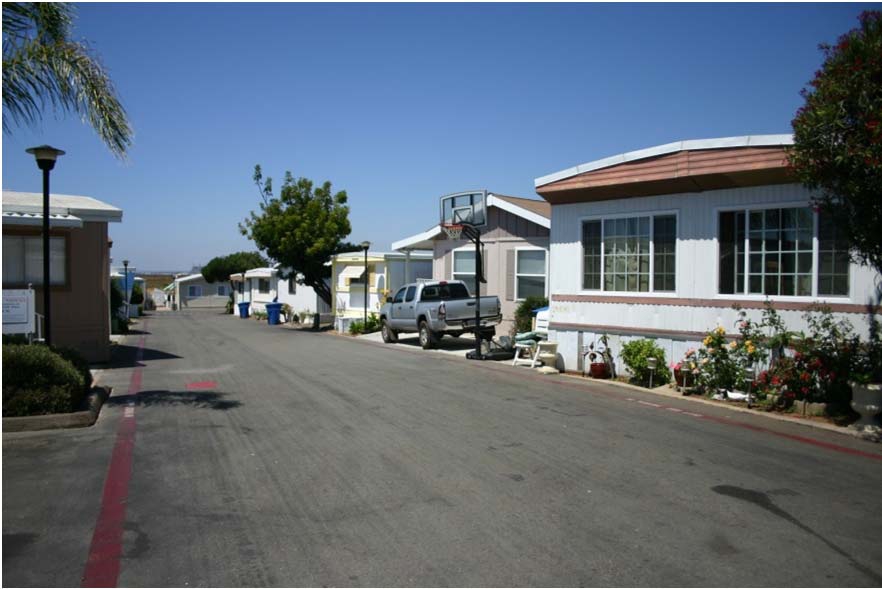 Bayside Palms in San Diego, CA - Building Photo