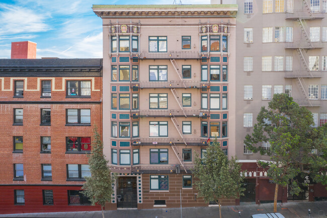 Palace Court Apartments LLC. in San Francisco, CA - Building Photo - Building Photo