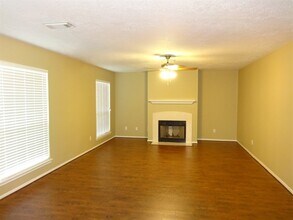 3631 Windmoor Dr in Katy, TX - Building Photo - Building Photo