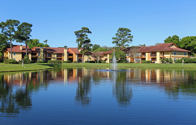 Avisa Lakes in Orlando, FL - Foto de edificio - Building Photo