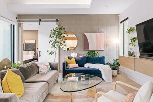 2106 Maple Ave in Austin, TX - Building Photo