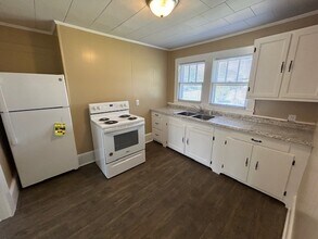 215 Foster St in Burlington, NC - Building Photo - Building Photo
