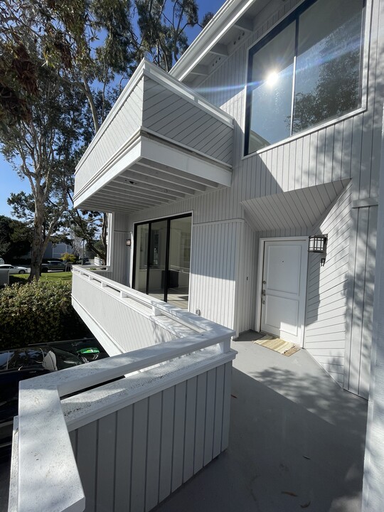 17 Robon Ct, Unit 6 in Newport Beach, CA - Building Photo