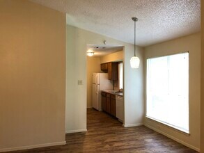 4504 Dorsett Oaks Cir, Unit B in Austin, TX - Building Photo - Building Photo