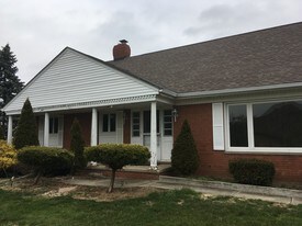 1332 Arborcrest Dr in Hinckley, OH - Building Photo