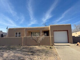 1817 Bryn Mawr Dr NE in Albuquerque, NM - Building Photo