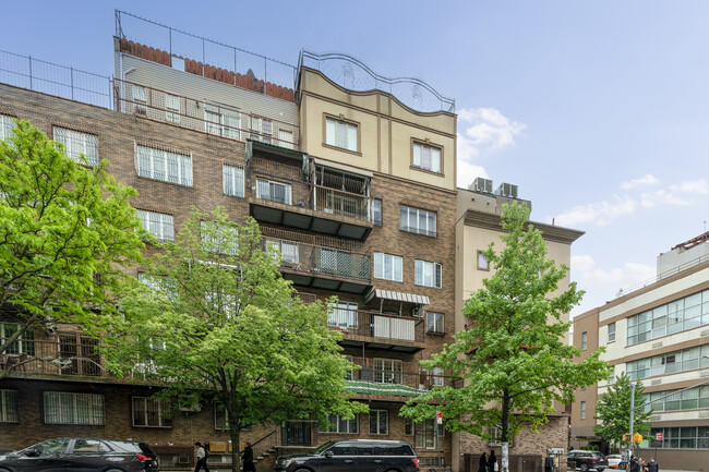 108 Wallabout St in Brooklyn, NY - Foto de edificio - Building Photo