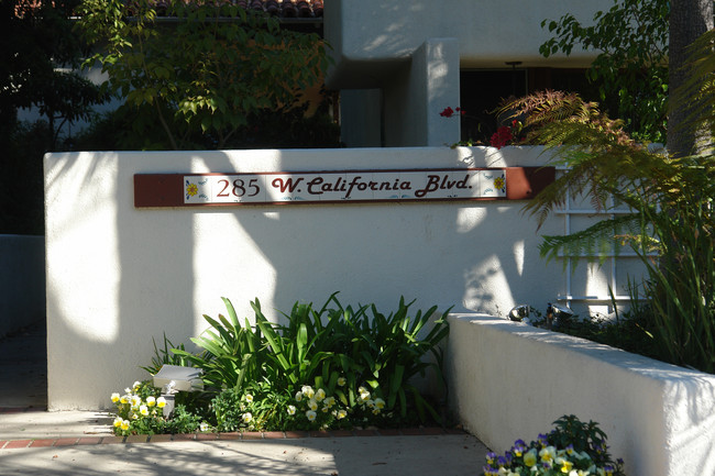 Casa California Apartments in Pasadena, CA - Foto de edificio - Building Photo