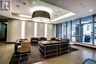 377 Madison Ave in Toronto, ON - Building Photo - Building Photo