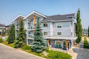 380 Marina Dr in Chestermere, AB - Building Photo