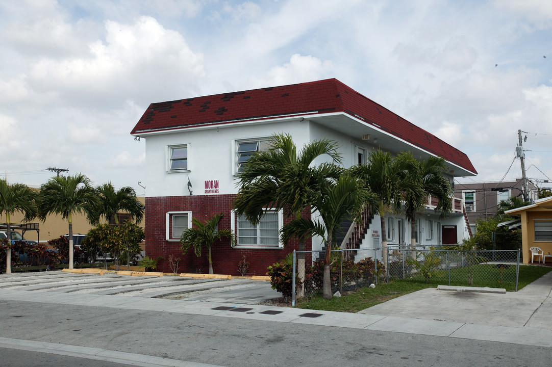 99 W 24th St in Hialeah, FL - Building Photo