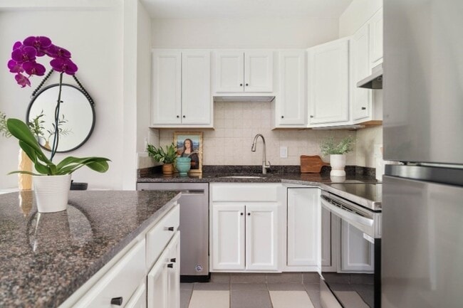 7 Concord Ave, Unit 704 in Cambridge, MA - Building Photo - Building Photo