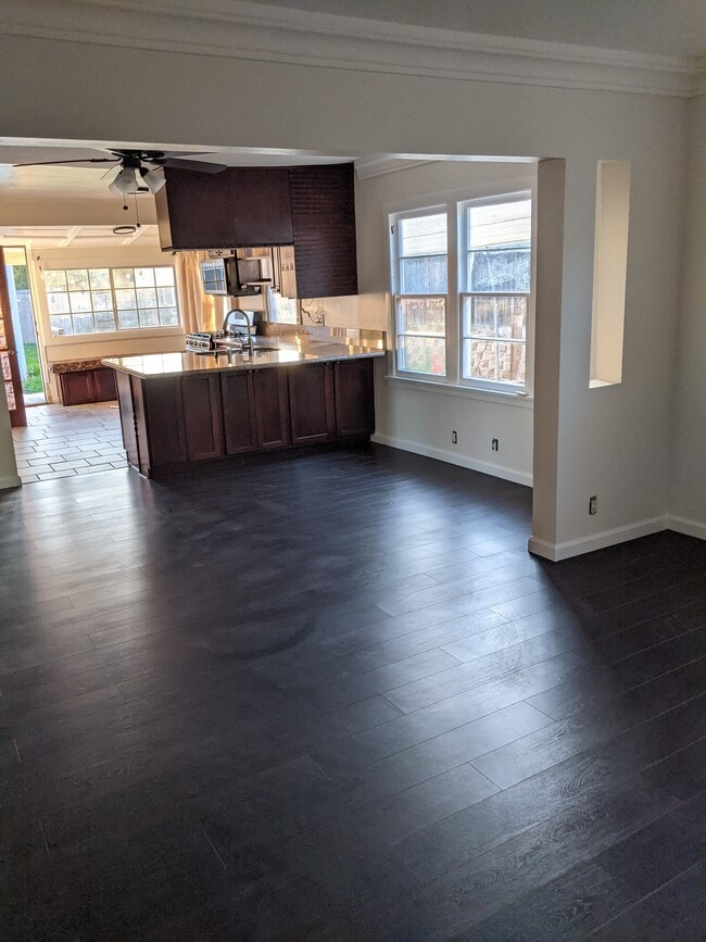 931 Rock Springs Rd in San Marcos, CA - Building Photo - Building Photo