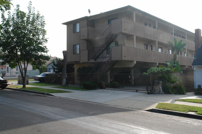 734 Venice Way in Inglewood, CA - Foto de edificio - Building Photo