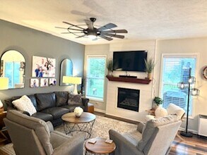 2604 Northwood Cir in Papillion, NE - Foto de edificio - Building Photo