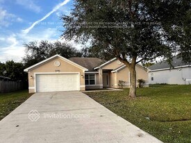 1091 SW California Blvd in Port St. Lucie, FL - Building Photo