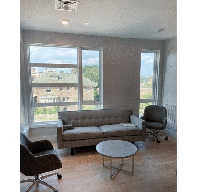 1650 Commonwealth Ave in Boston, MA - Building Photo - Building Photo