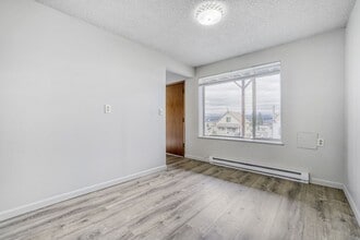 3610 Oakes Ave in Everett, WA - Building Photo - Building Photo