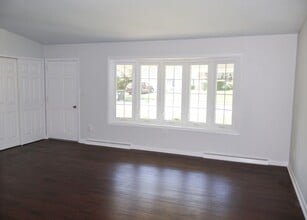 2415 Shellpot Dr in Wilmington, DE - Building Photo - Building Photo
