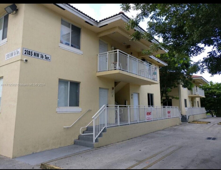 2185 NW 16th Terrace-Unit -10 in Miami, FL - Building Photo