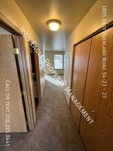 1805 E Overland Rd in Meridian, ID - Building Photo - Building Photo