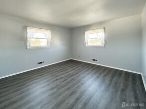 11A Foothills Dr in South River, NJ - Building Photo - Building Photo
