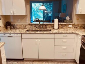 9630 Club S Cir in Sarasota, FL - Building Photo - Building Photo