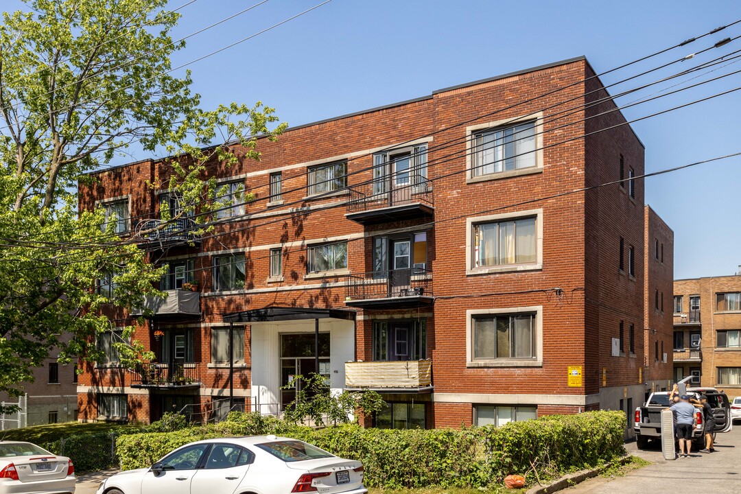 4255 Dupuis Av in Montréal, QC - Building Photo