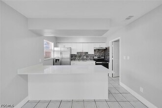 15 SE 24th Ave in Cape Coral, FL - Building Photo - Building Photo