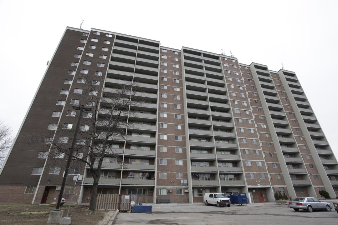 Jane Yewtree in Toronto, ON - Building Photo