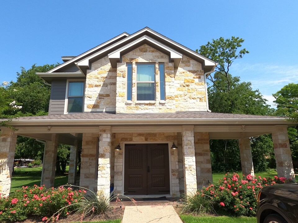 2428 S 2nd St-Unit -A in Waco, TX - Building Photo