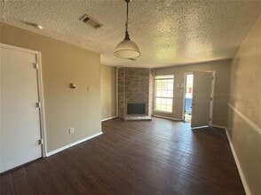 2243 Aspen Dr in Dallas, TX - Building Photo - Building Photo