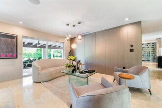 7401 SW 117th St in Pinecrest, FL - Building Photo - Building Photo