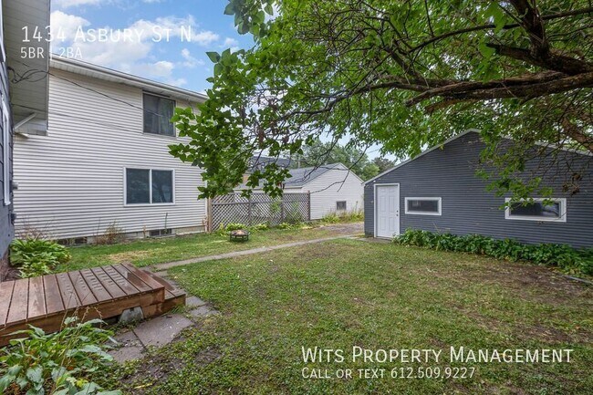 1434 Asbury St N in St. Paul, MN - Building Photo - Building Photo