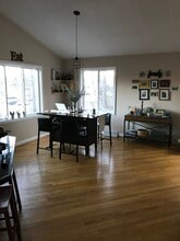 1 Common Dr in West Hartford, CT - Foto de edificio - Building Photo