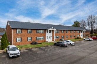 West Gate Terrace in Knoxville, TN - Foto de edificio - Building Photo