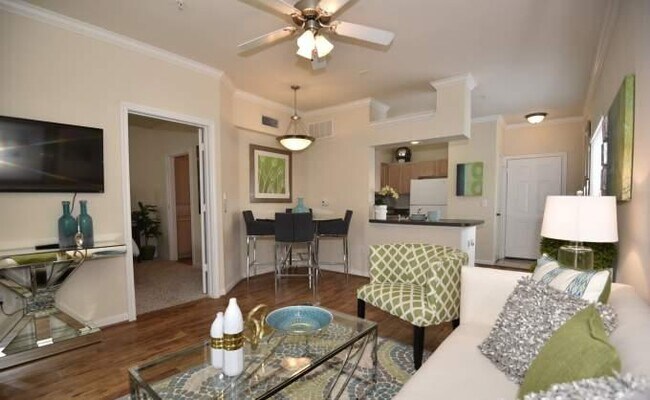 2424 E T C Jester Blvd in Houston, TX - Building Photo - Building Photo