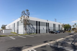 The James in Irvine, CA - Building Photo - Building Photo